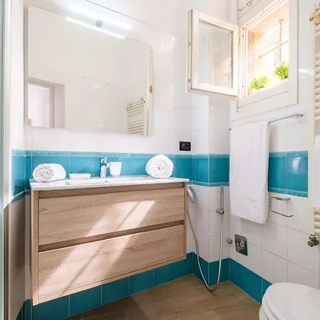 Dell'abbadia By * ボローニャ